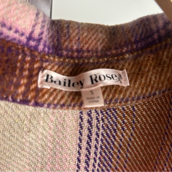 Bailey Rose Shacket - Picture 4 of 7